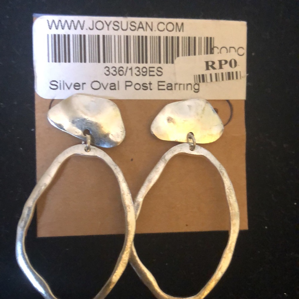 Silver Oval Post Earrring
